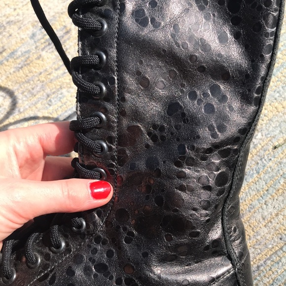 Dr martens boots - Picture 3 of 4